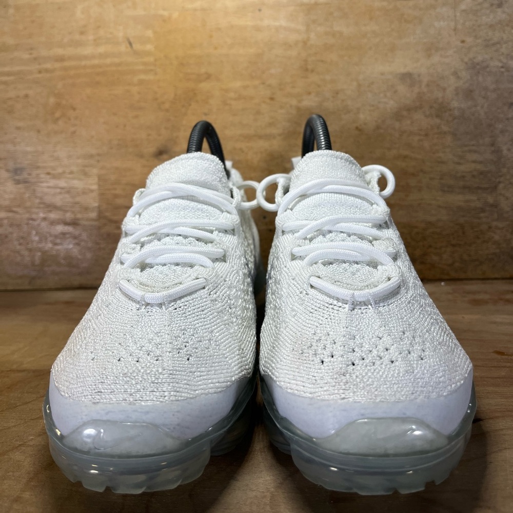 Nike Air VaporMax 2023 Flyknit Womens Sz 7 Running Shoes Sneakers Pure Platinum - Picture 2 of 11